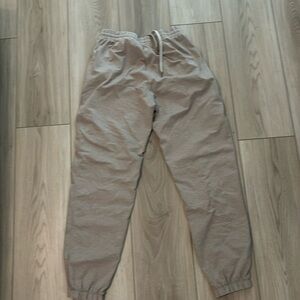 Vuori boyfriend joggers